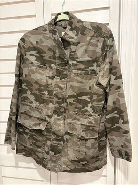 Universal Thread Camouflage Utility Jacket in Olive and Khaki